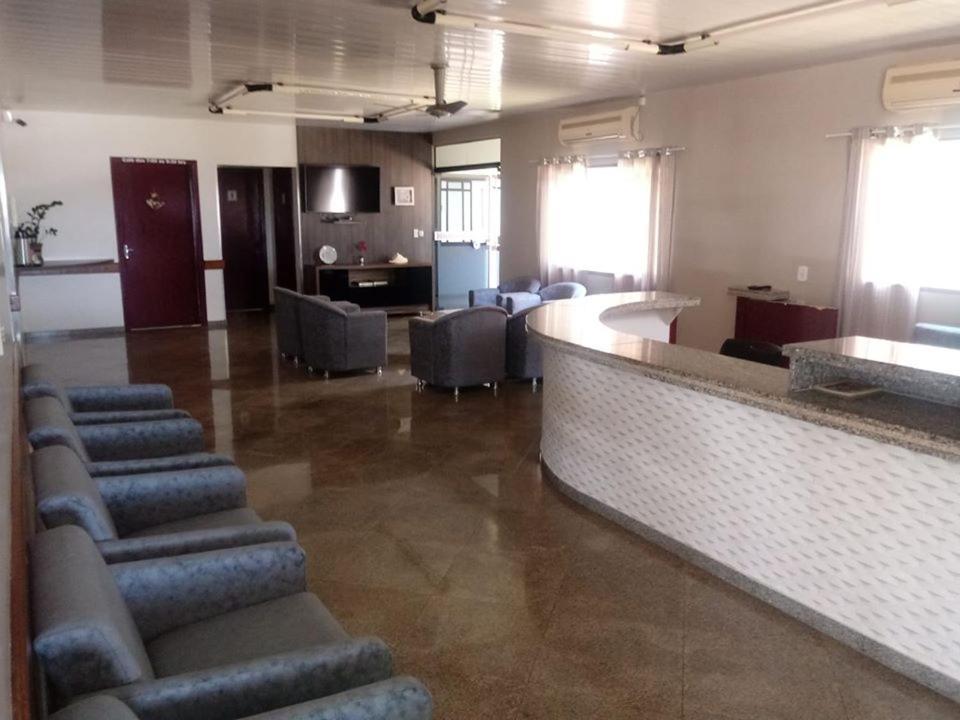 Giroto Hotel Realeza Buitenkant foto